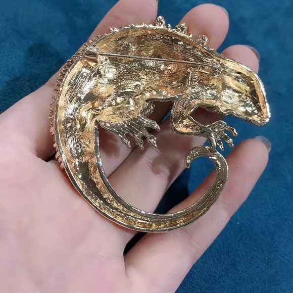 Gothic Gold Lizard Jeweled Reptile with Aqua Crystal Spikes - Picture 5 of 8